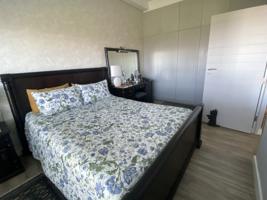 1 Bedroom Property for Sale in Plattekloof Western Cape
